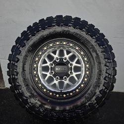 17" KMC km549 w- 35x12.50R17 Toyo M/T Tires 
