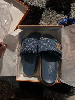Louis Vuitton pool pillow mules open negotiate