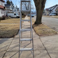 6FT ALUMINUM LADDER 