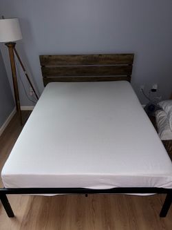 Full size bed