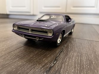 Diecast 1/18 scale Ertl 1970 Plymouth Hemi Cuda Purple