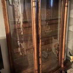 Very Beautiful Antique Oak China Cabinet/ Display Cabinet   