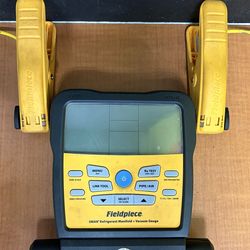 Fieldpiece SM382V Wireless 3-Port SMAN Refrigerant Manifold with Vacuum Gauge