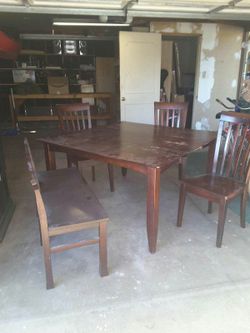 Dinning room table