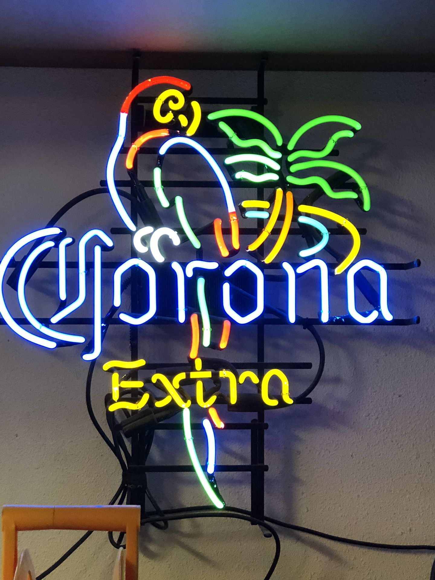 Corona neón sign