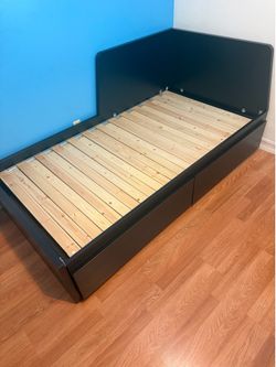 Flekke daybed frame with mattress
