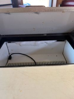 True TSSU-27-08 Commercial Prep Table – Needs Repair
