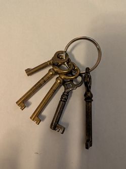 Antique Skeleton Keys on Ring