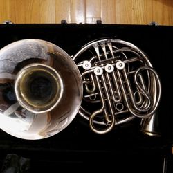 Holton H279 French Horn