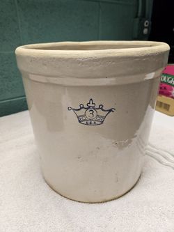 Vintage Crock. #3 Blue Crown
