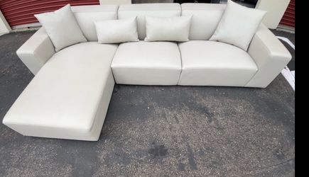 ROVE CONCEPTS  SECTIONAL $$ 1199 $$ FREE DELIVERY $$