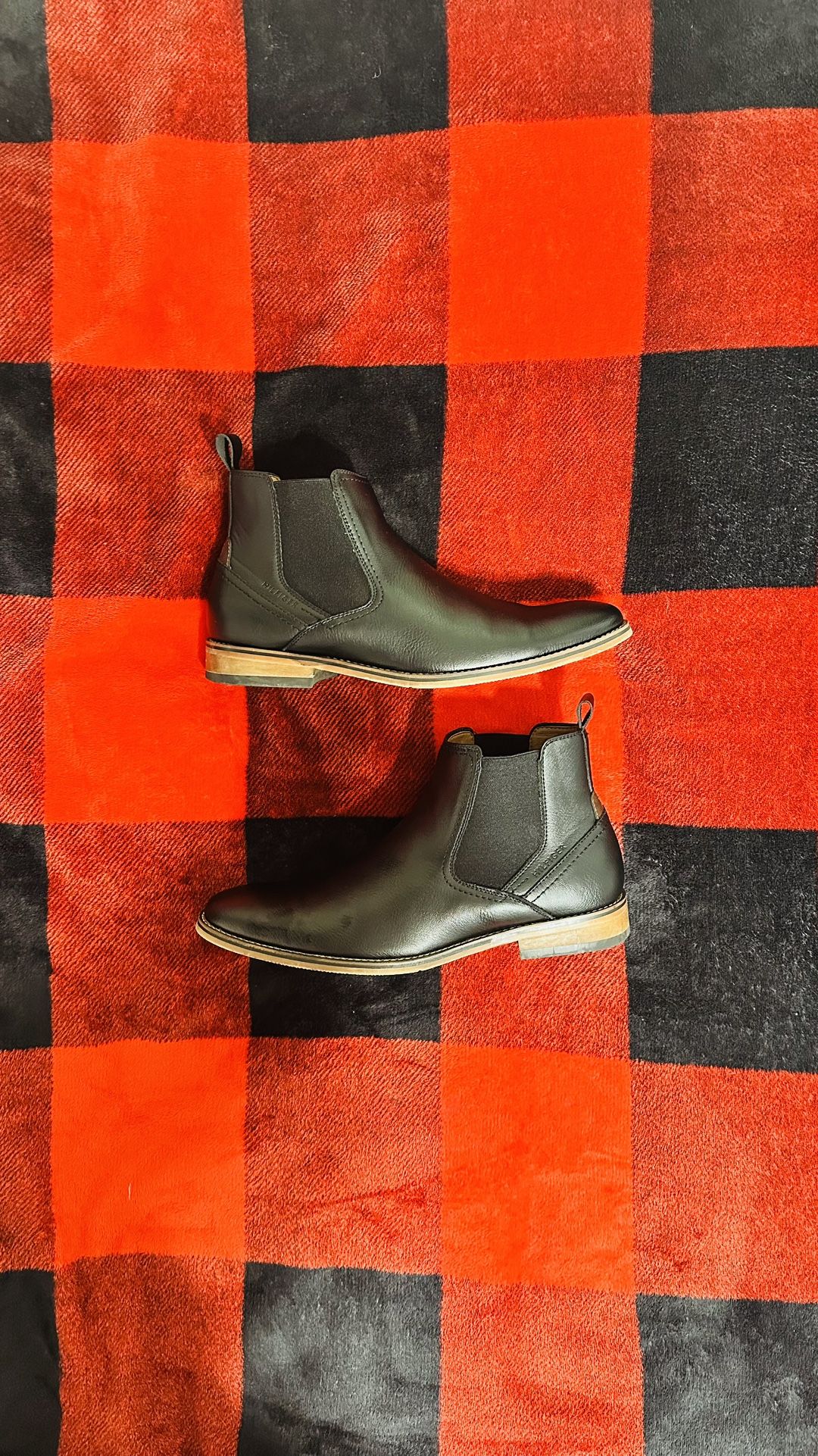 Tommy Hilfiger Men’s Berton Low Shaft Chelsea Boots