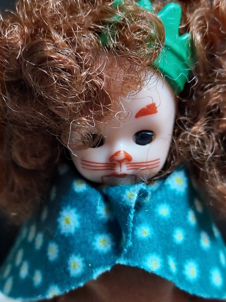 Vintage Madame Alexander Cowardly Lion McDonald's Happy Meal Doll
