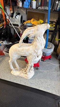 Statue Goat