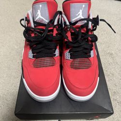 WORN ONCE JORDAN 4 TORO SIZE 10
