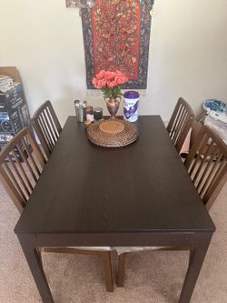Dining table(Extendable) with 4 chairs(IKea)