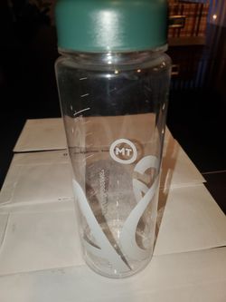 NEW AG ATHLETIC GREENS Premium 16oz Plastic Shaker Bottle with Lid for Sale  in Mount Prospect, IL - OfferUp