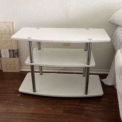 White Shelf / Night Stand