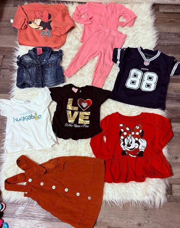 Se Vende Ropa De Niña 18-24 Meses Y Muy Pocas Piezas De Recién Nacido Más De 90 Piezas Todo Es Usado En Buenas Condiciones Pi