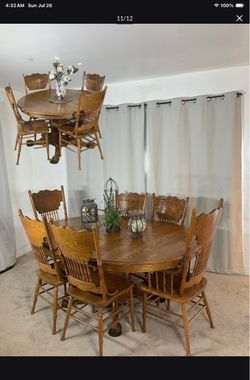 Oak Extendable Dining Table with 6 Pressed Back Chairs * Mesa Comedor y 6 Sillas