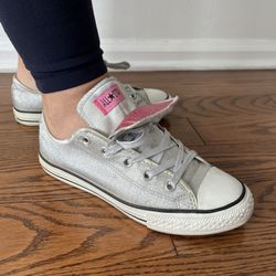 Converse Chuck Taylors -  Junior size 3 (Tribeca Manhattan)