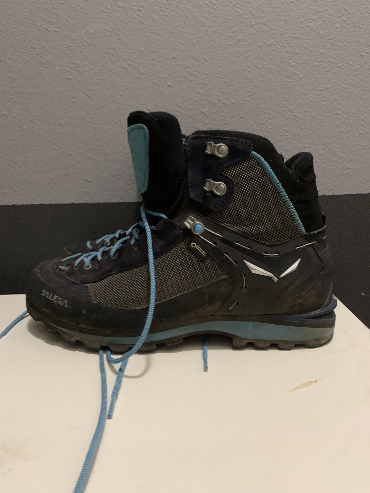 Women’s Size 11  Salewa Hiking Boots