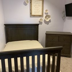 4 In One Change Table Crib Full Bed And Dresser Set