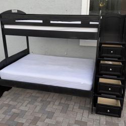 Bunk bed, twin over Full, from Rooms To Go. Mattresses included for free. Delivery available for an additional https://offerup.com/redirect/?o=Y29zdC5