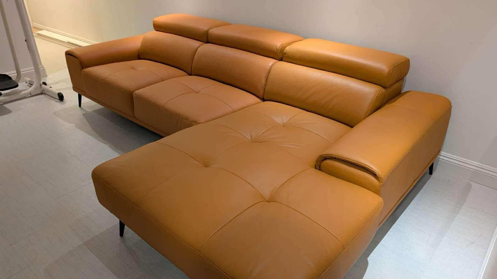 New Luxury Sectional Couch / Free Delivery