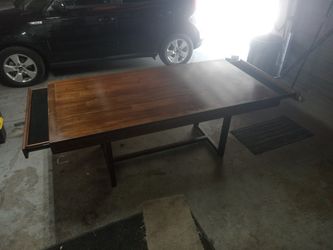 Dining Room Table Really Good Shape