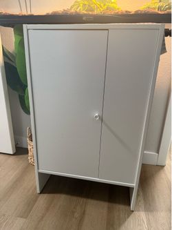 White cabinet