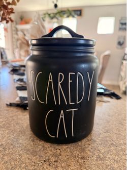 Rae dunn Scaredy cat canister