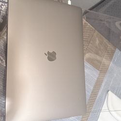  Laptop Apple 