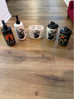 Hocus Pocus Halloween Bathroom Decor