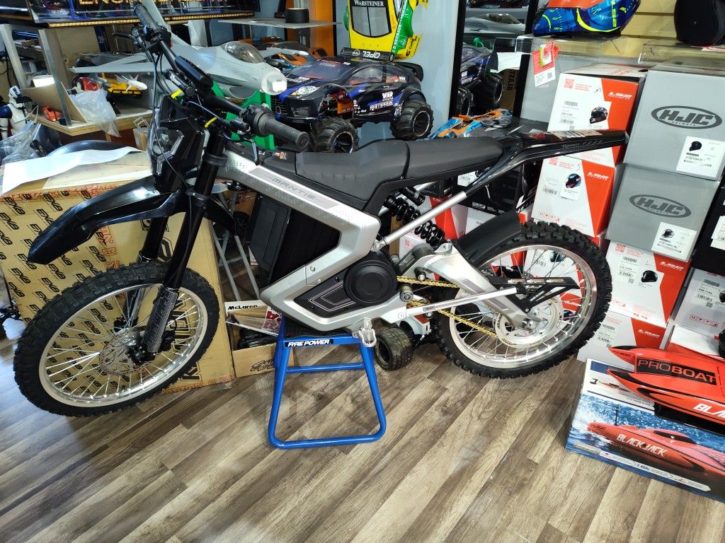 E-moto Electric Motorcycle Brand New Full Size Mantis 72v