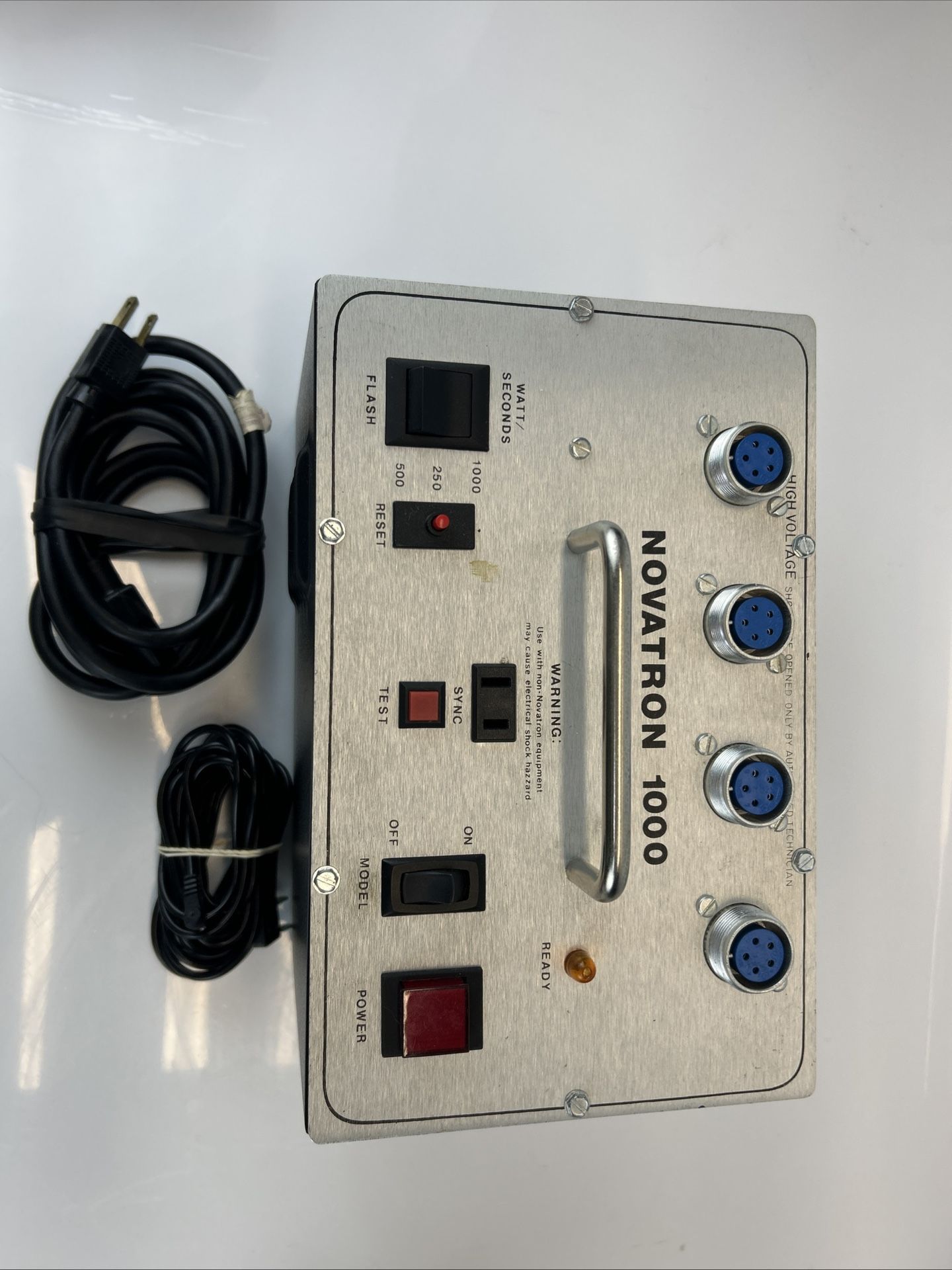 Novatron 1000 Studio Power Pack w/ Cords Tested Works No Lights