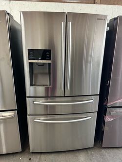 Working garage fridge no water no icemaker delivery available