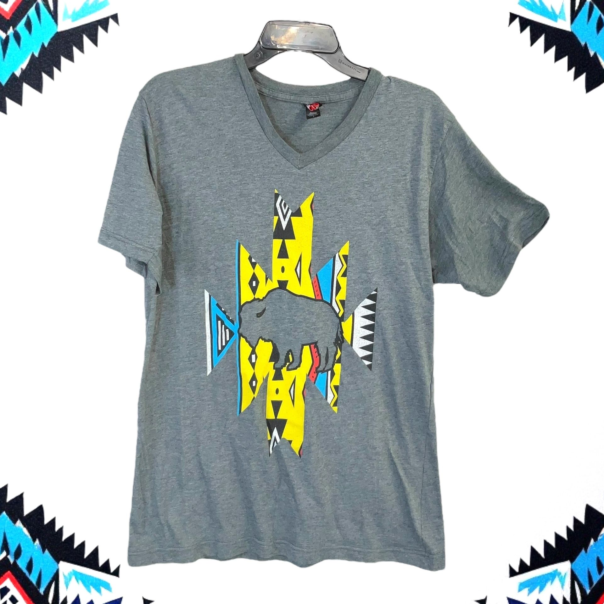 Tultex Gray w Yellow, Blue, Red, Black, Gray Aztec Design Tshirt Women Large