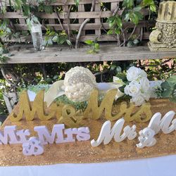 Flower Bouquets And Wedding Letters 