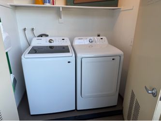 Samsung Washer & Dryer - Like New!!