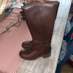 Ugg  Leather Boots 