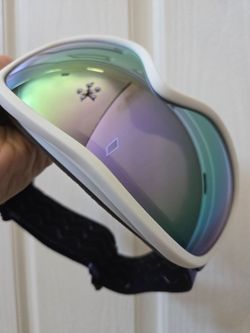 Adult snow goggles