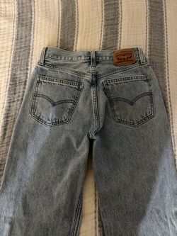 LEVI JEANS