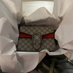 red gucci bag