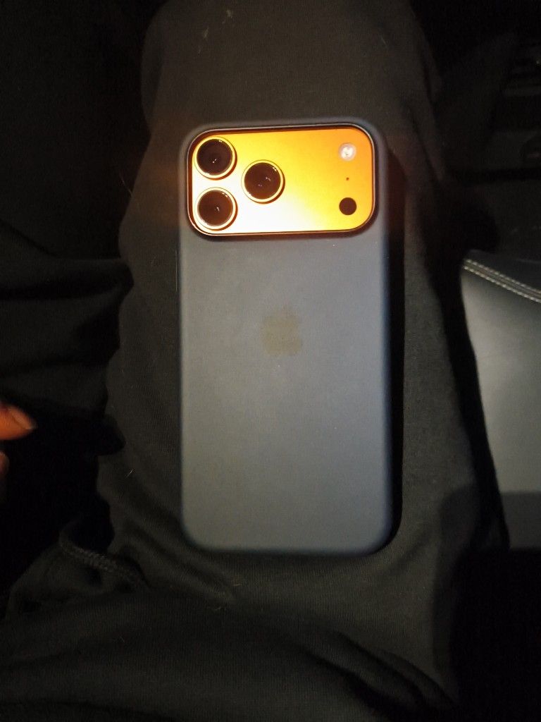 AT&T IPHONE 17 PRO MAX