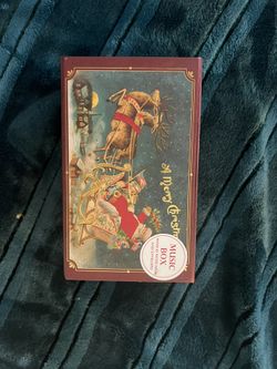 A Merry Christmas Music Box With 10 Notecards And Envelopes