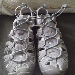 NEW KEEN Women's Whisper Closed Toe Sandals Size 11