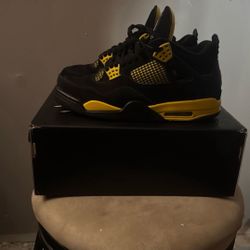 Jordan 4s