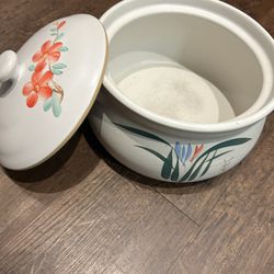ceramic pot 