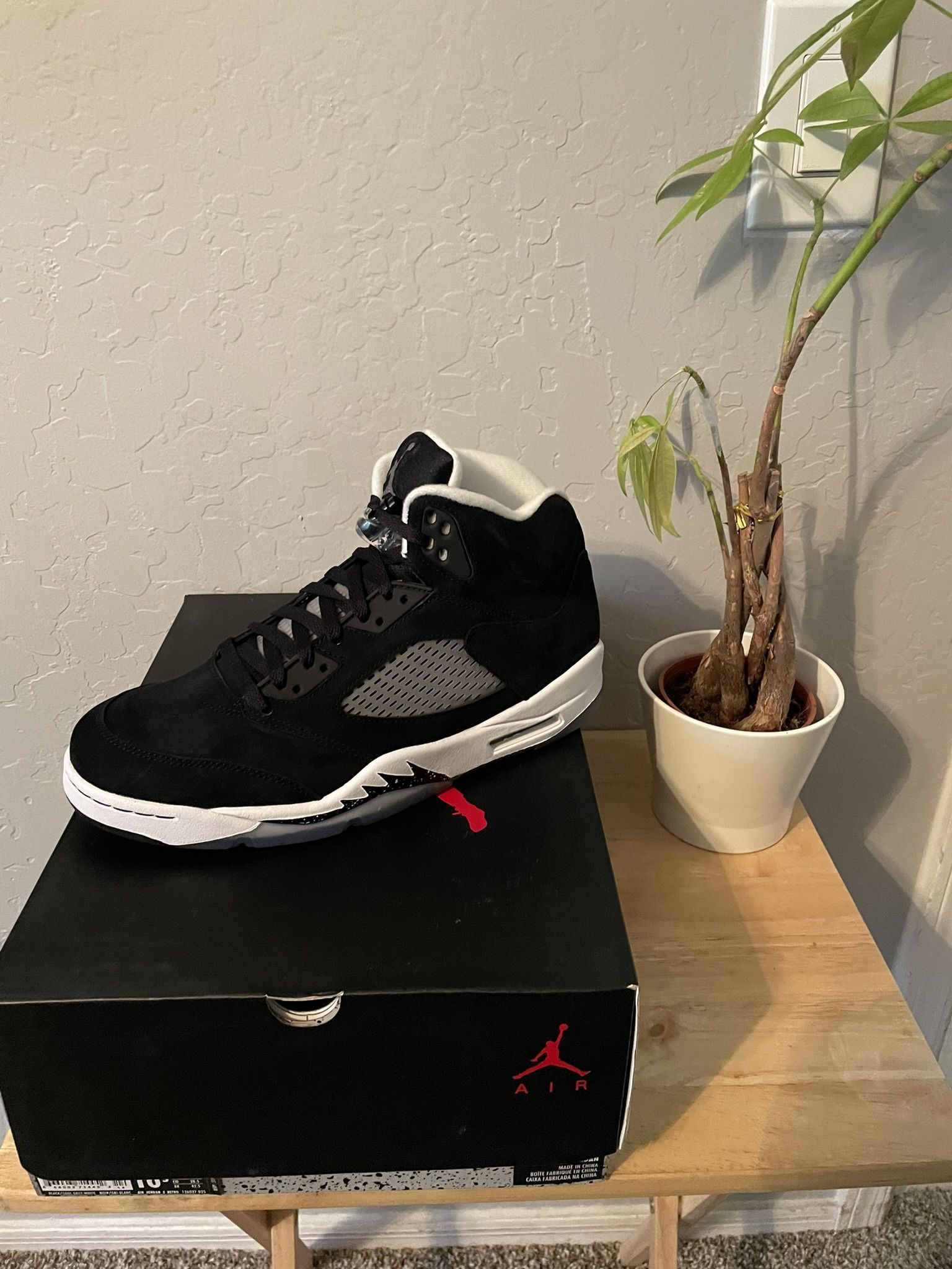 Size 10.5 - Air Jordan 5 Retro 2013 Oreo NEW DS!!